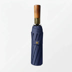 Kompakter Reglivo Taschenschirm mit elegantem Holzgriff