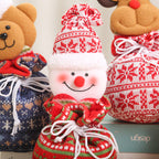Festliche Weihnachtsdekoration in Form eines dekorativen Kranzes