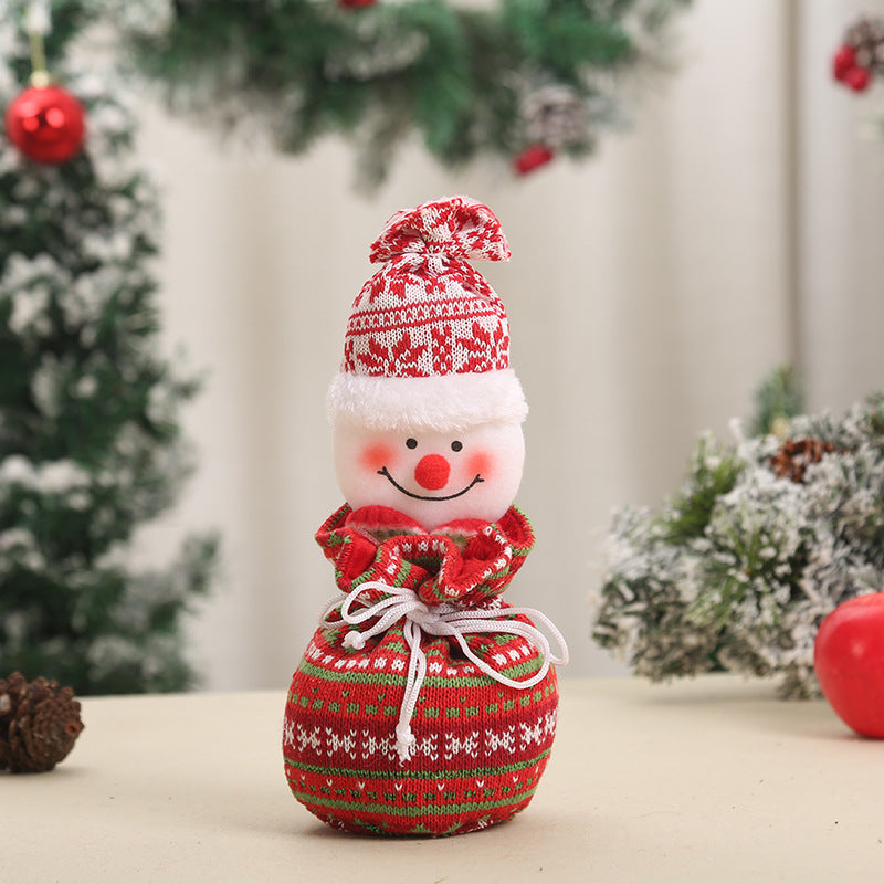Detailansicht des dekorativen Weihnachtskranzes