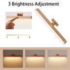 Detailansicht der handgefertigten Buchenholz-Wandlampe